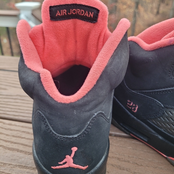 Women’s Jordan 5 black size 7Y - Picture 8 of 10